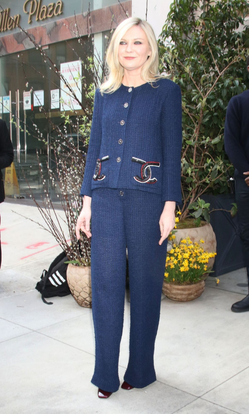 Kirsten Dunst Arriving at Late Night with Seth Meyers in New York 6