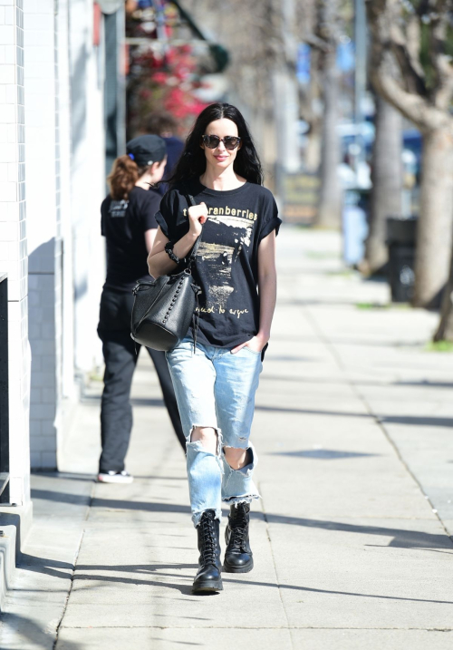 Krysten Ritter Enjoys Ice Cream in Los Angeles 2