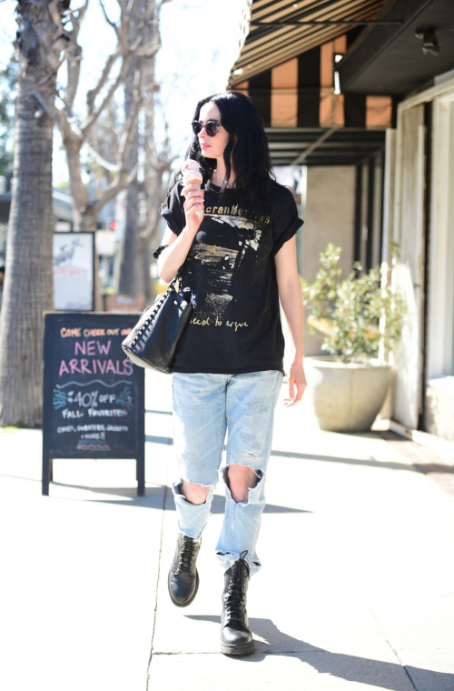 Krysten Ritter Enjoys Ice Cream in Los Angeles 3