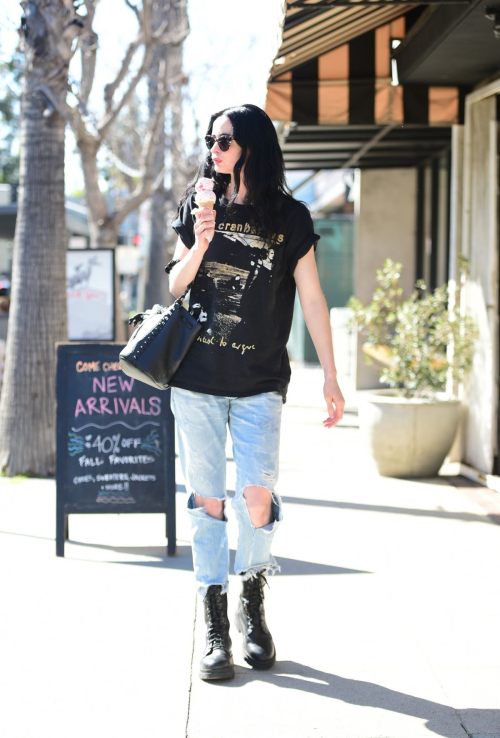 Krysten Ritter Enjoys Ice Cream in Los Angeles 6