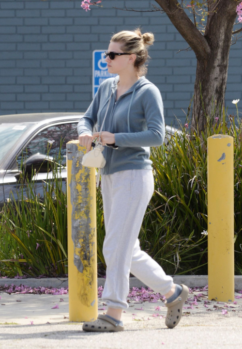 Lili Reinhart Leaving a Spa in Los Angeles 5