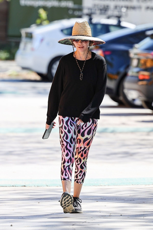 Lisa Rinna Takes a Hike in Los Angeles 5