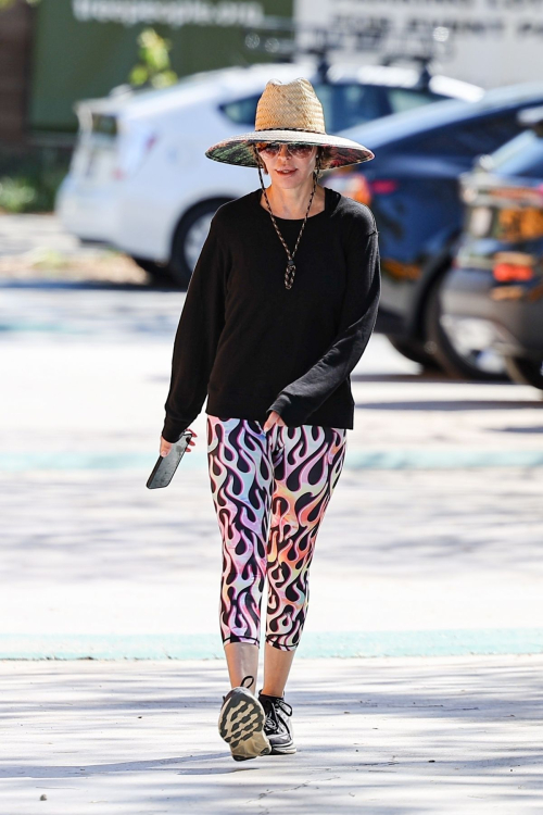 Lisa Rinna Takes a Hike in Los Angeles 6