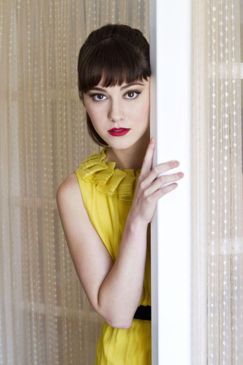 Mary Elizabeth Winstead for Los Angeles Times October 2011 4