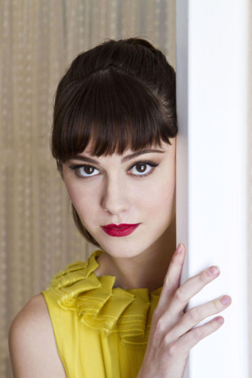 Mary Elizabeth Winstead for Los Angeles Times October 2011 5