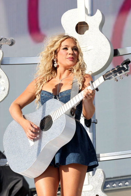 Megan Moroney Performs at Stagecoach Festival in Indio 3