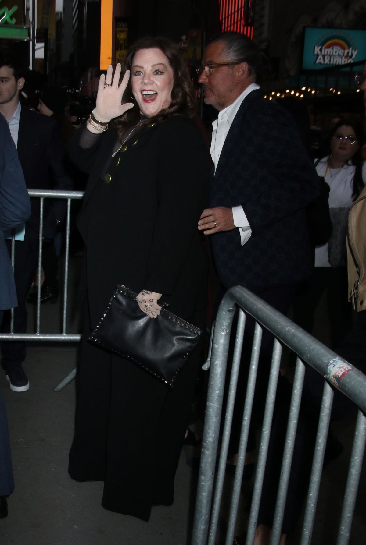 Melissa McCarthy Arrives at Suffs Musical Opening Night