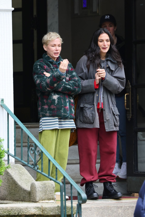 Michelle Williams and Jenny Slate On Set of Dying for Sex 6