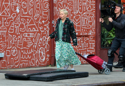 Michelle Williams Films Dying for Sex in Brooklyn 6