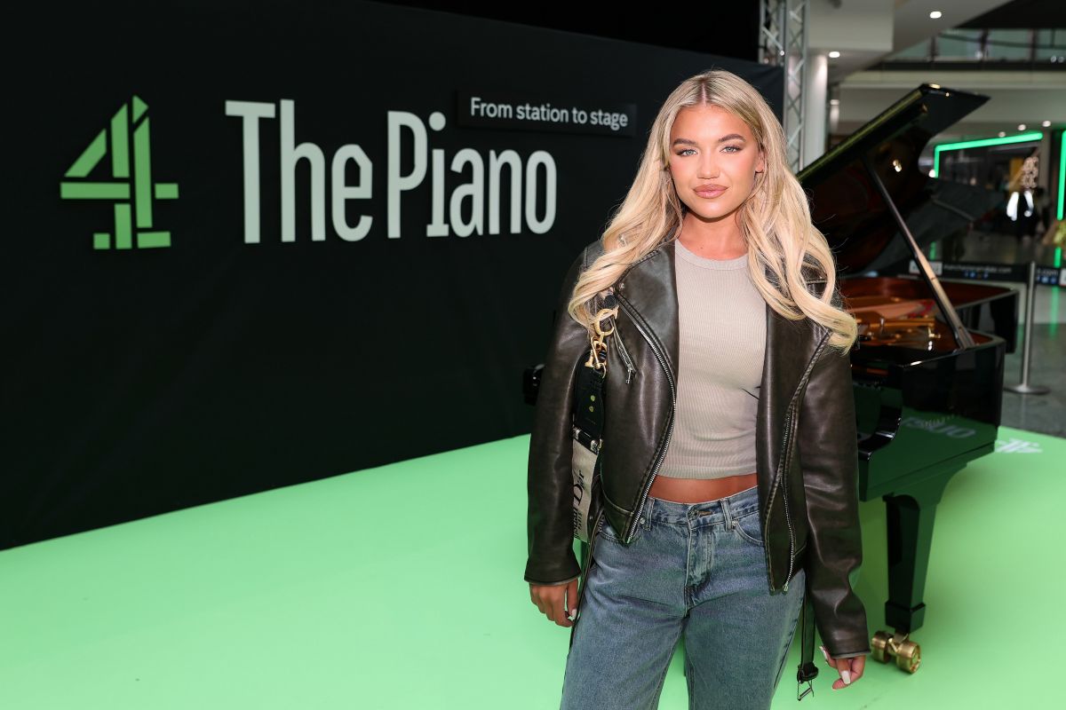 Molly Smith at Piano Launch Event in Manchester