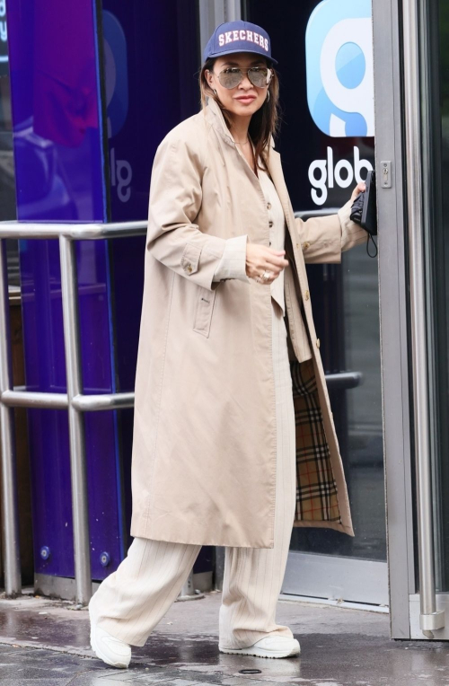 Myleene Klass Leaves Smooth Radio in London 4