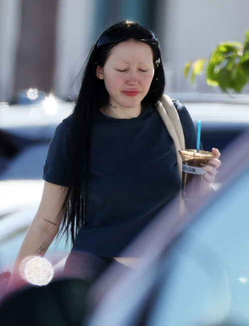 Noah Cyrus Enjoys Coffee Date with Friends in Los Angeles 4