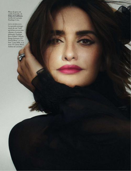 Penelope Cruz Featured in Elle Spain April 2024 6