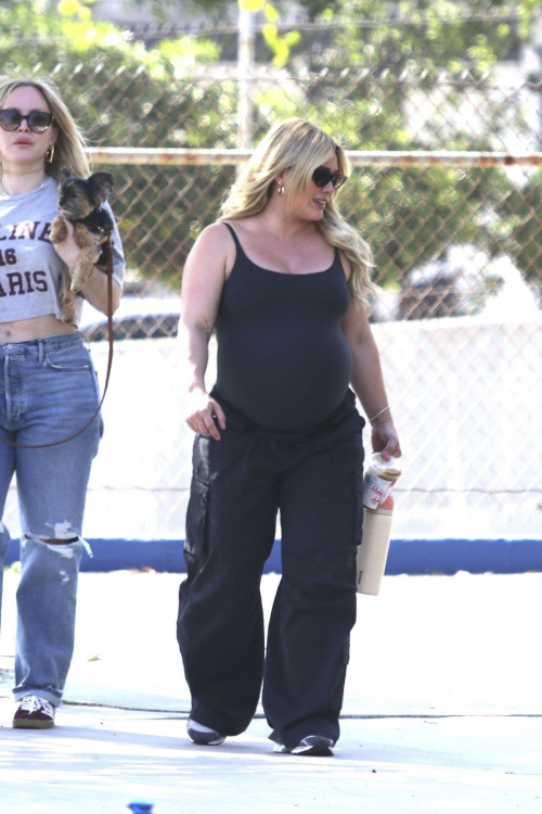 Pregnant Hilary Duff Hiking with Friends in Los Angeles 9