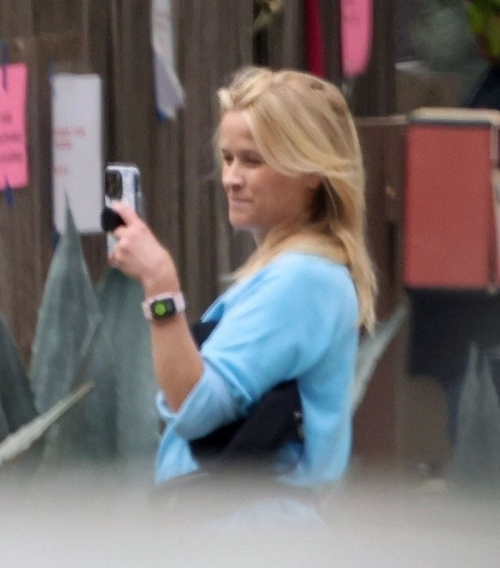 Reese Witherspoon Takes Selfies with Local Horses in Los Angeles 2