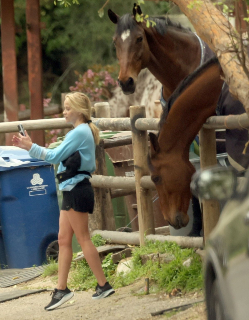 Reese Witherspoon Takes Selfies with Local Horses in Los Angeles 6