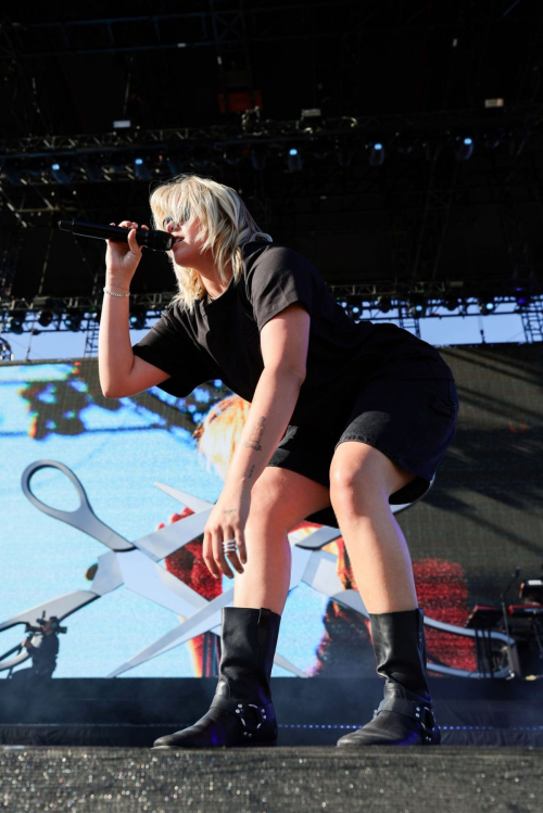 Renne Rapp Takes the Stage at Coachella Festival 1