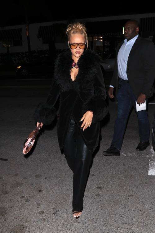 Rihanna Arrives at The Highlight Room in Hollywood 2