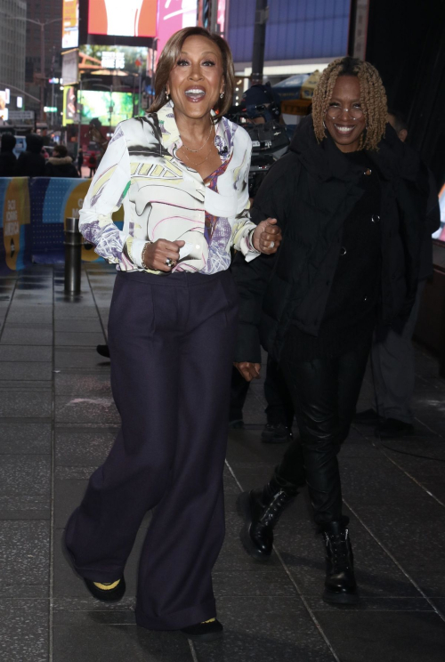 Robin Roberts Arrives at Good Morning America in New York 1