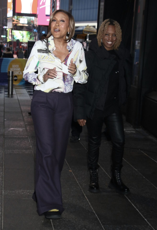 Robin Roberts Arrives at Good Morning America in New York 4