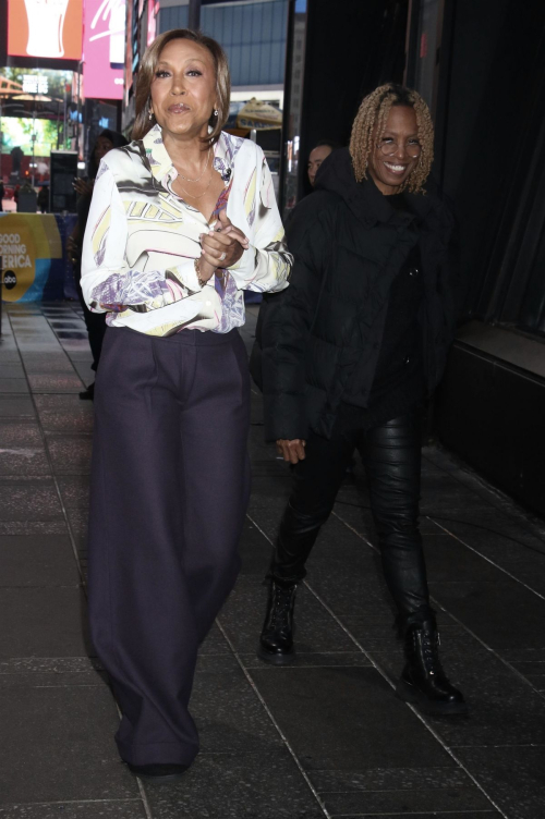 Robin Roberts Arrives at Good Morning America in New York 6