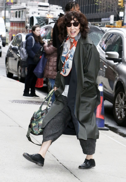 Sandra Oh Arrives at Late Show with Stephen Colbert 1