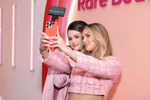 Selena Gomez Celebrates Launch of Rare Beauty’s Soft Pinch Luminous Powder Blush Collection in New York 4