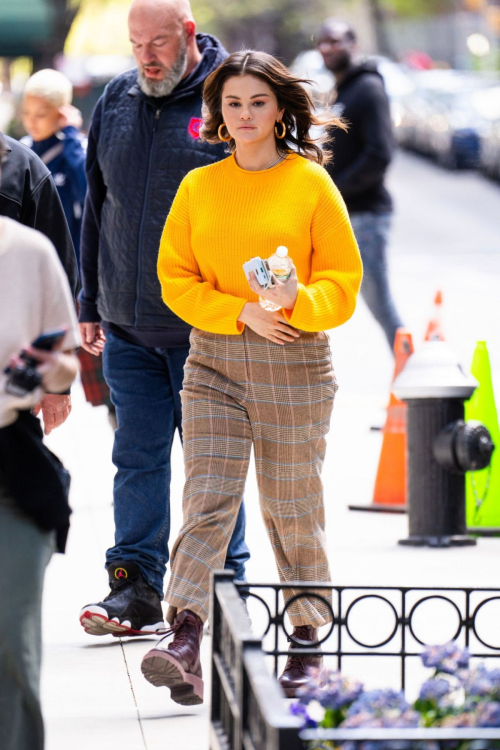 Selena Gomez Filming Only Murders in the Building in New York 1