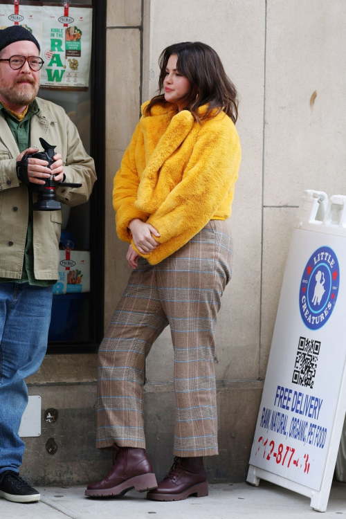 Selena Gomez Martin Short and Steve Martin Filming Only Murders in the Building in New York 3