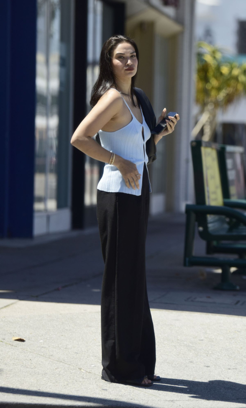 Shanina Shaik Heads to a Meeting in Los Angeles 4