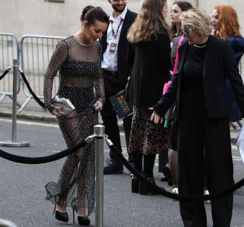 Sheridan Smith Arrives at Olivier Awards in London 6