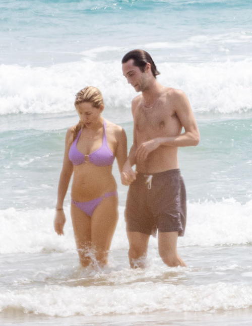 Sienna Miller Enjoys a Beach Day in Costa Rica 8