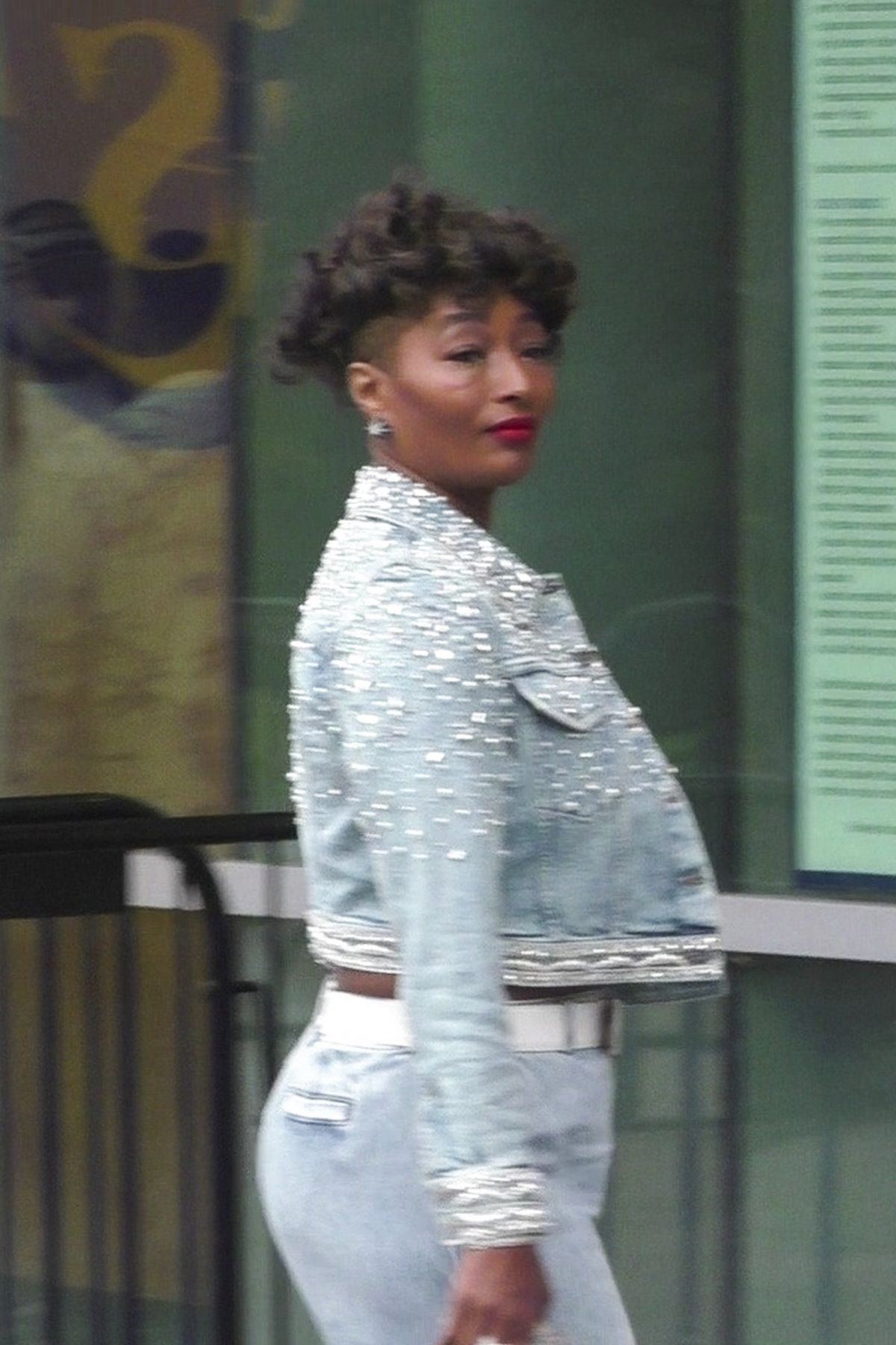 Toccara Jones Arrives at Lakers Game in Los Angeles