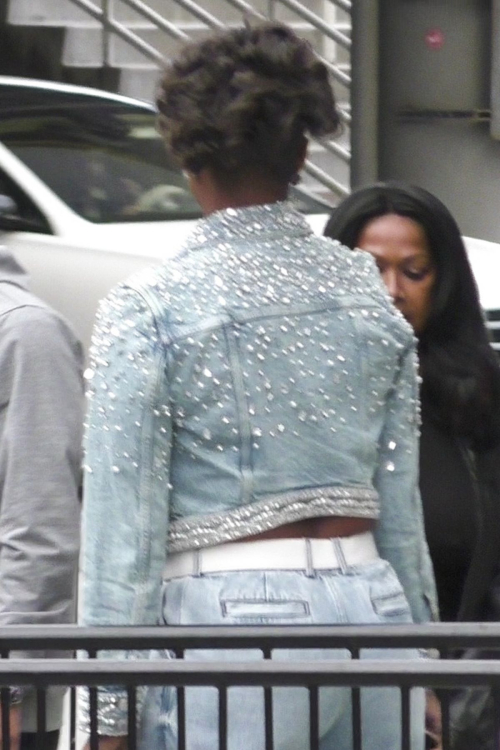 Toccara Jones Arrives at Lakers Game in Los Angeles 4