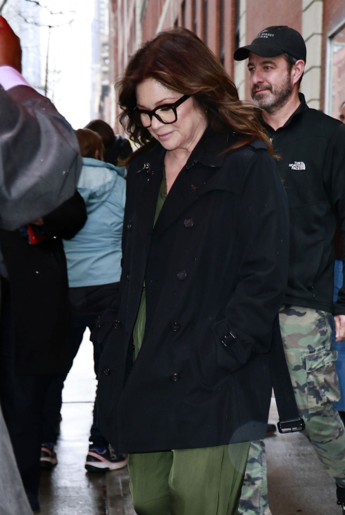 Valerie Bertinelli Leaves Drew Barrymore Show in New York 5