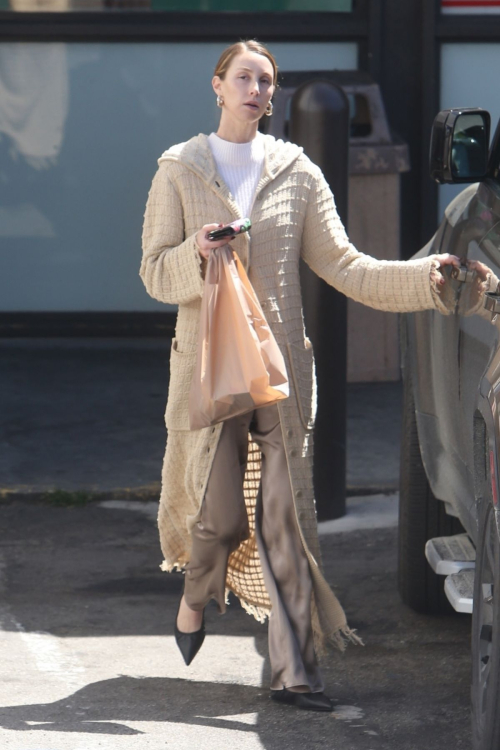 Whitney Port Caught on a Quick Stop at 7-Eleven in Los Angeles 6