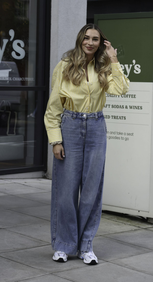 Zara McDermott Leaves BBC Morning Live Studios in Manchester 3