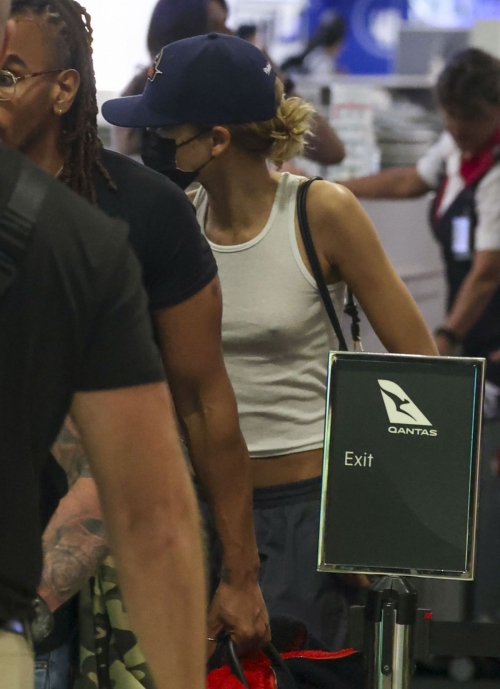 Zendaya Arrives at Sydney Airport 2