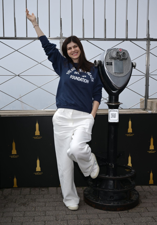 Alexandra Daddario Lights Up Empire State Building for Children’s Mental Health Awareness Day 6