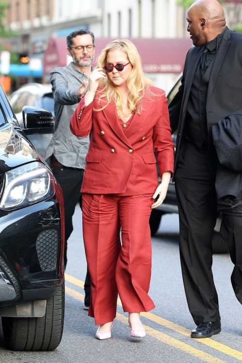 Amy Schumer Arrives at IF Premiere New York 3