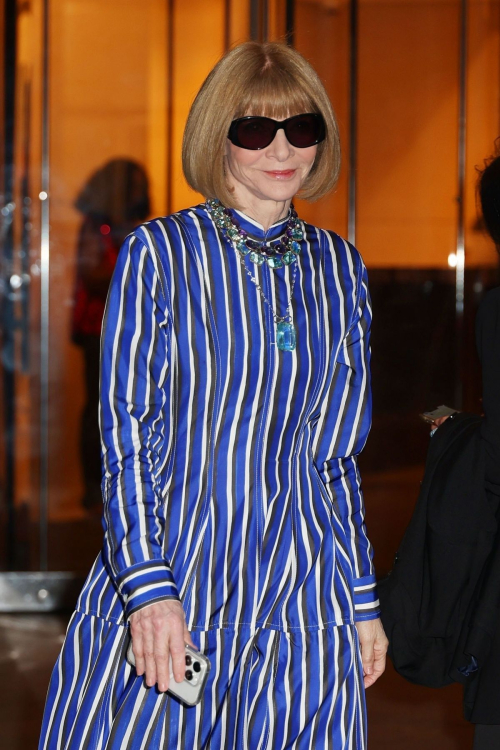 Anna Wintour Leaves Ralph Lauren Fashion Show in New York 4