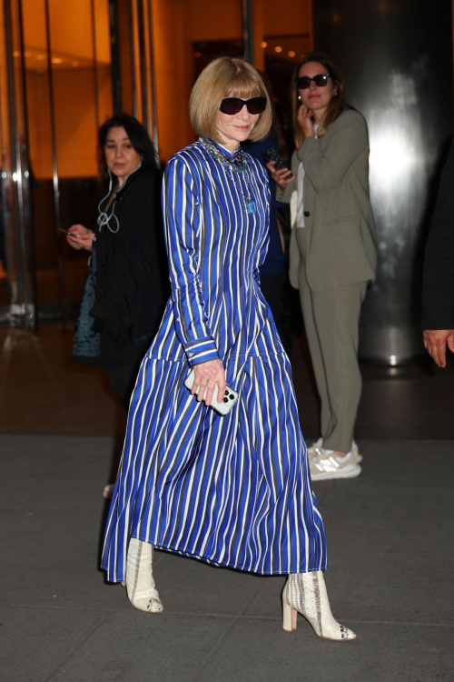 Anna Wintour Leaves Ralph Lauren Fashion Show in New York 5