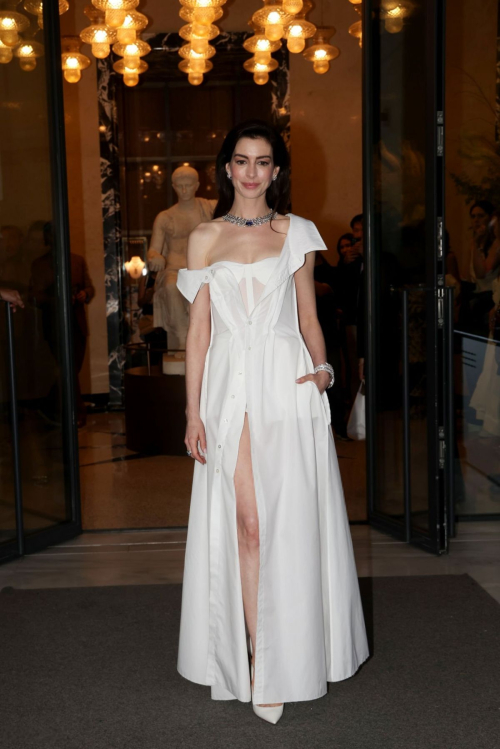 Anne Hathaway at Bulgari Hotel in Rome 4