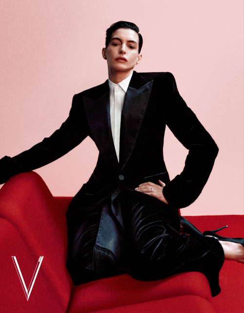 Anne Hathaway for V Magazine China Summer 2024 15