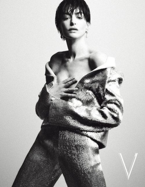 Anne Hathaway for V Magazine China Summer 2024 5