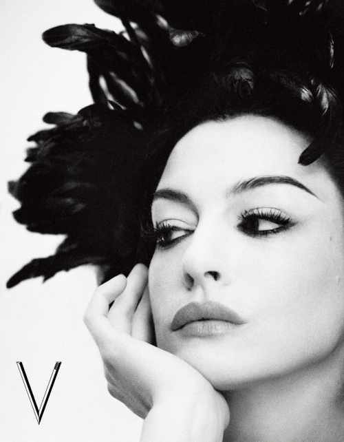 Anne Hathaway for V Magazine China Summer 2024 6