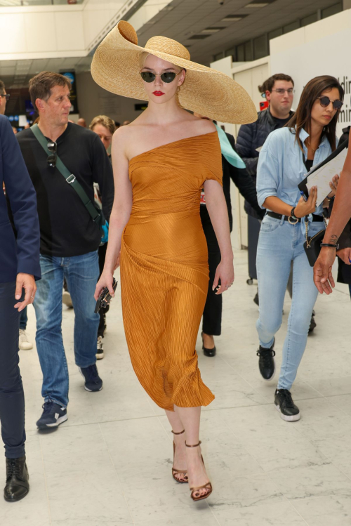 Anya Taylor-Joy Arrives at Nice Airport 3