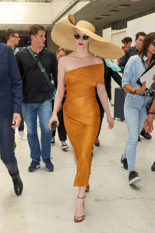 Anya Taylor-Joy Arrives at Nice Airport 4