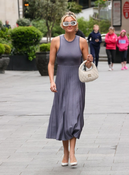 Ashley Roberts Arrives at Heart Breakfast Show London 2