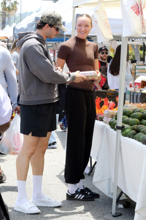 Ava Michelle Out Shopping with Boyfriend at Farmers Market in Los Angeles 1